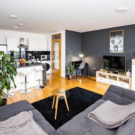 Hermes Apartment & 2 Free Garage Secured Parkings Liubliana Exterior foto